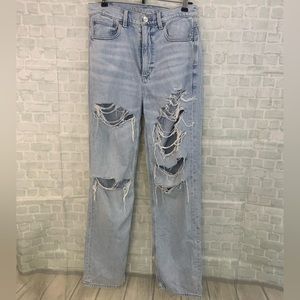 AE Baggy Distressed Jeans